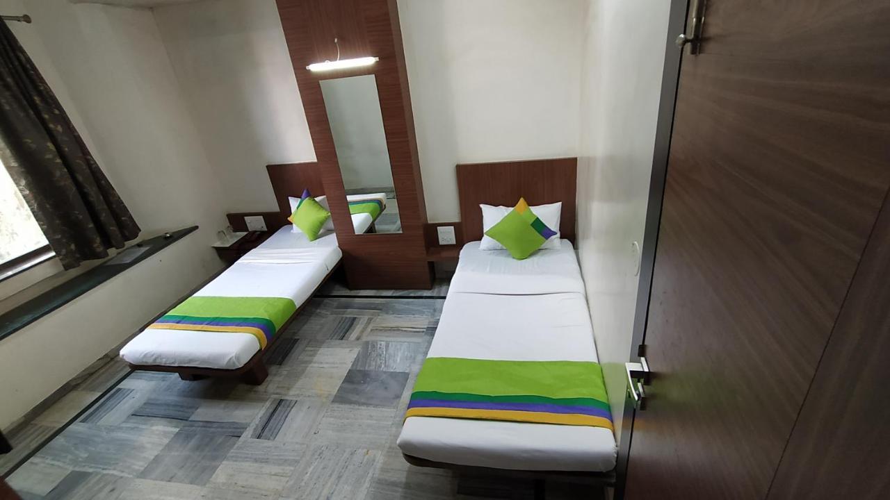 City Palace Hotel होटल सिटी पैलेस Nashik Exterior foto
