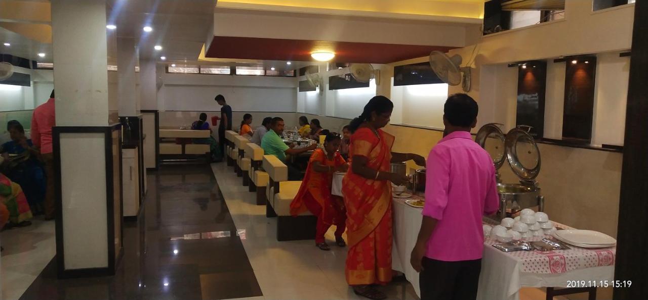 City Palace Hotel होटल सिटी पैलेस Nashik Exterior foto